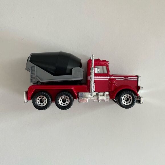 Vintage Matchbox 1981 Peterbilt Cement Truck Red Vintage Matchbox Diecast 1:2 - Picture 5 of 9